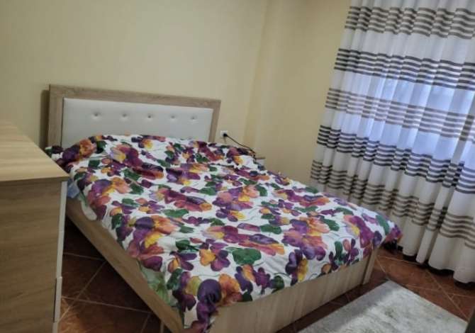 Shtepi me qera Apartament ne Tirane, 2+1, Mobilimi E mobiluar, Pagesa 500  Euro.