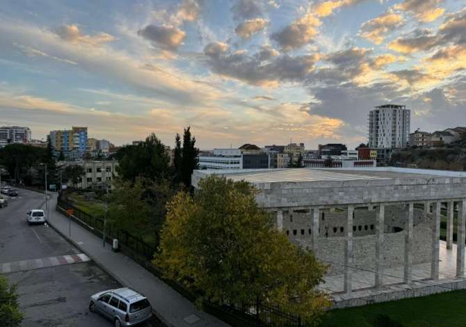 Jepet me Qera Ndertesa 4 kateshe me Super Pamje te Memoriali i Skenderbeut Lezhe 