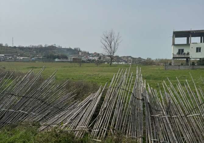 Truall ose Toke  ne Tirane - 1,000 Euro