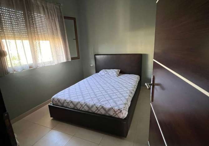 Shtepi me qera Vila Luksoze ne Tirane, 4+1, Mobilimi E mobiluar, Pagesa 700  Euro.