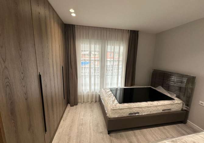 Shtepi me qera Vila Luksoze ne Tirane, 7+1, Mobilimi E mobiluar, Pagesa 3,000  Euro.