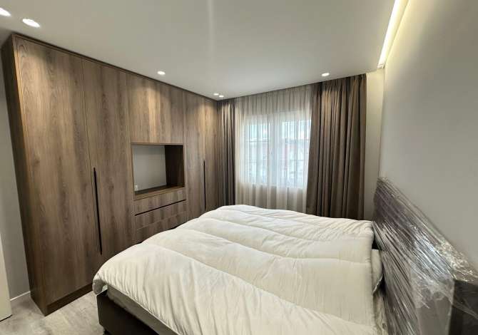 Shtepi me qera Vila Luksoze ne Tirane, 7+1, Mobilimi E mobiluar, Pagesa 3,000  Euro.