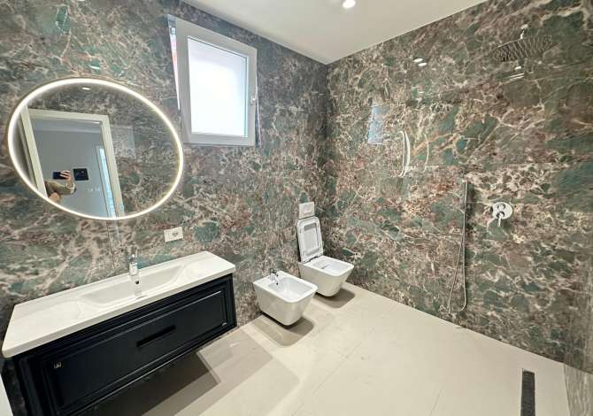 Shtepi me qera Vila Luksoze ne Tirane, 7+1, Mobilimi E mobiluar, Pagesa 3,000  Euro.