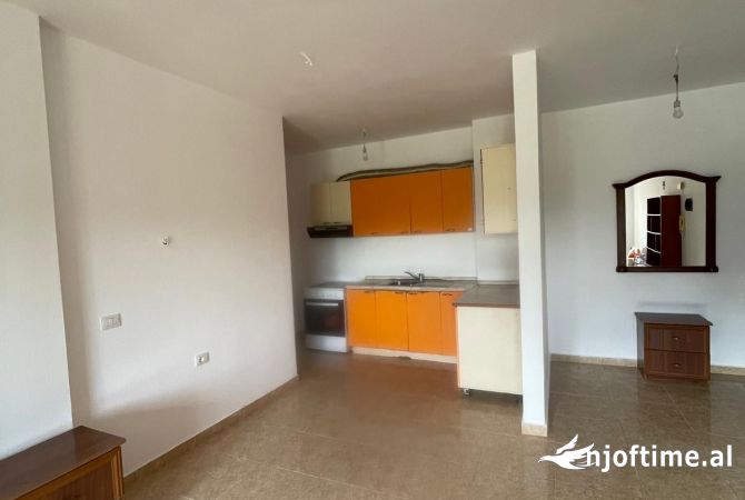 Shtepi me qera 2+1 ne Tirane - 450 Euro