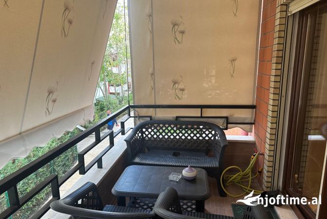 Shtepi me qera Apartament ne Tirane, 2+1, Mobilimi E mobiluar, Pagesa 500  Euro.