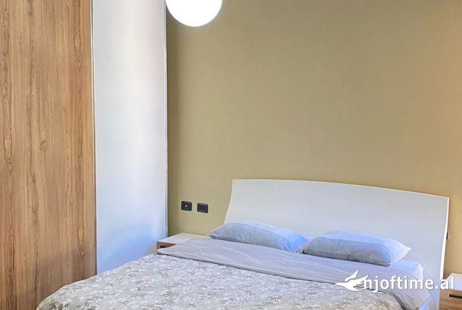 Shtepi me qera Apartament ne Tirane, 2+1, Mobilimi E mobiluar, Pagesa 900  Euro.