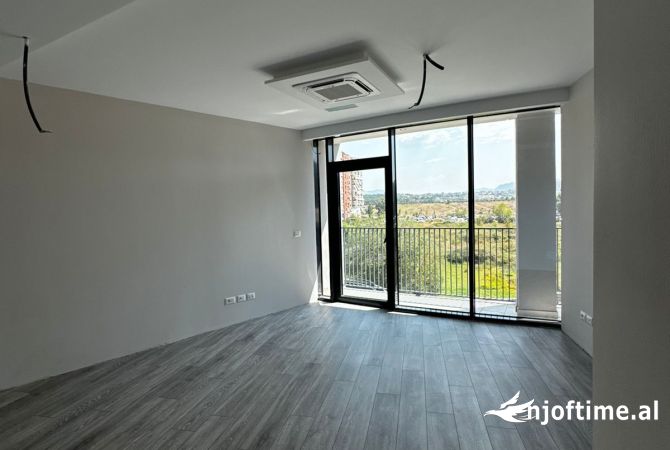 Ambient biznesi me qera 3+1 ne Tirane - 1,300 Euro