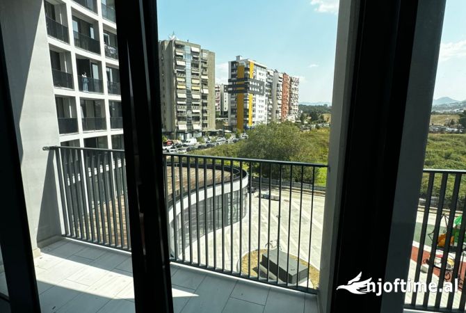 Ambient biznesi me qera 3+1 ne Tirane - 1,300 Euro