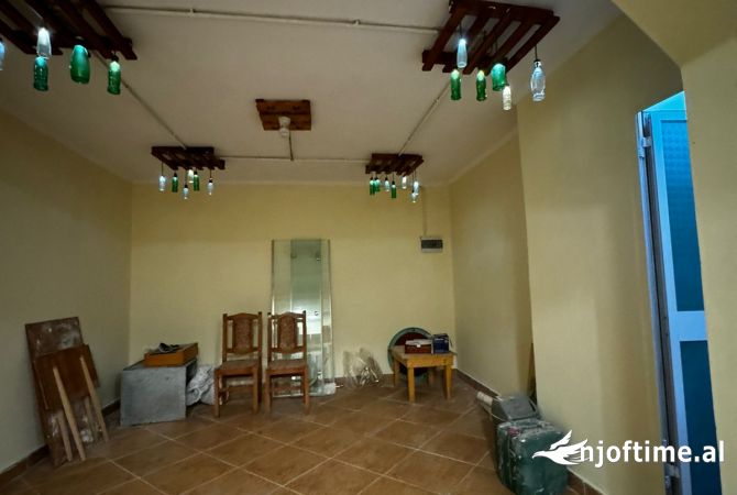 Ambient biznesi me qera 2+1 ne Tirane - 600 Euro