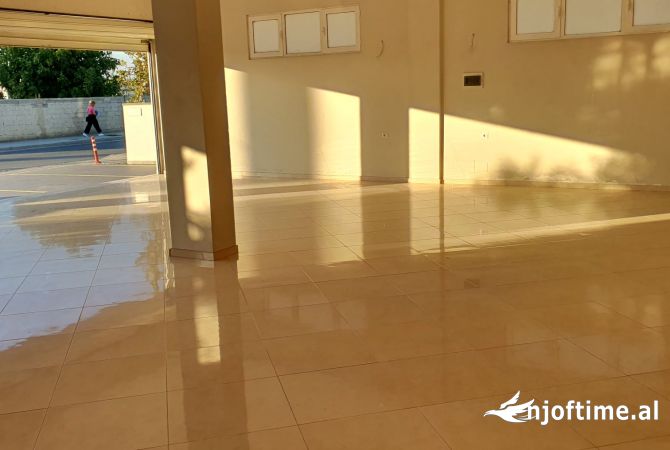 Ambient biznesi me qera 1+1 ne Tirane - 900 Euro