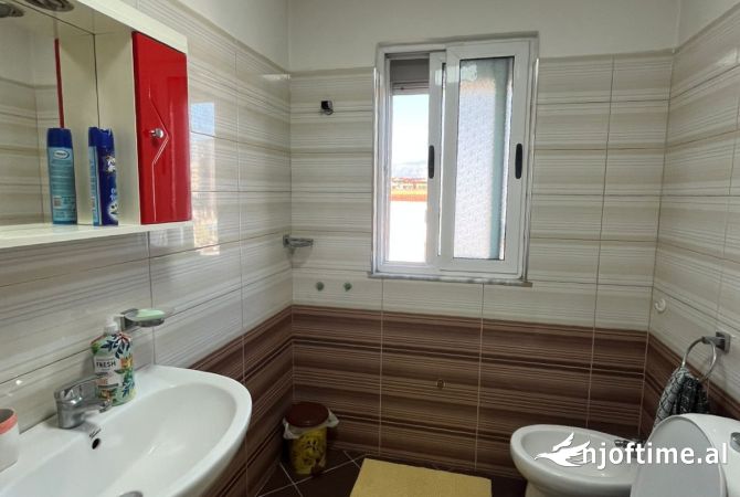Shtepi ne shitje 2+1 ne Tirane - 130,000 Euro