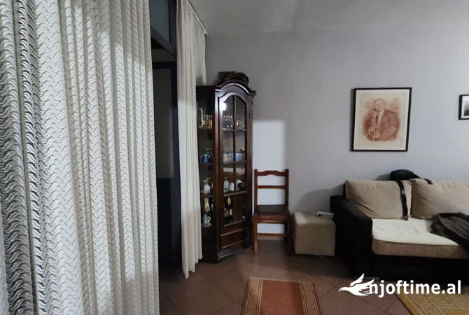 Shtepi ne shitje 2+1 ne Tirane - 95,000 Euro