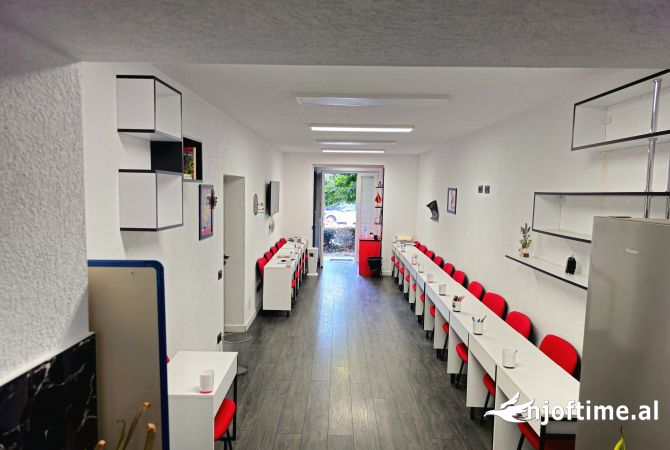 Ambient biznesi me qera 3+1 ne Tirane - 800 Euro