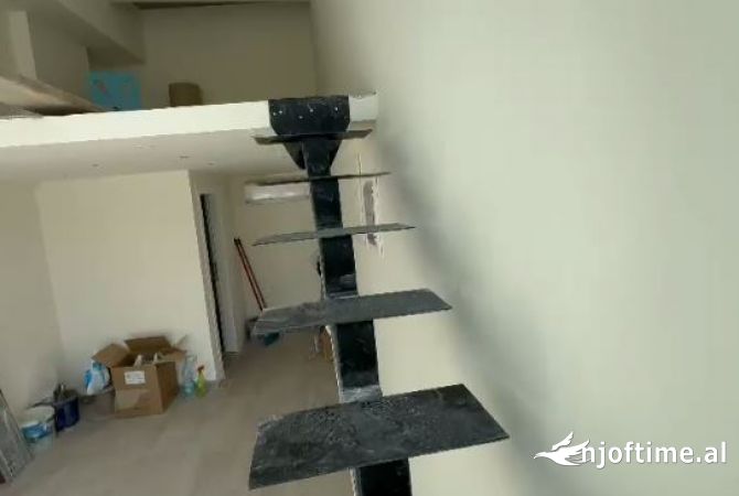 Ambient biznesi me qera 3+1 ne Tirane - 1,200 Euro