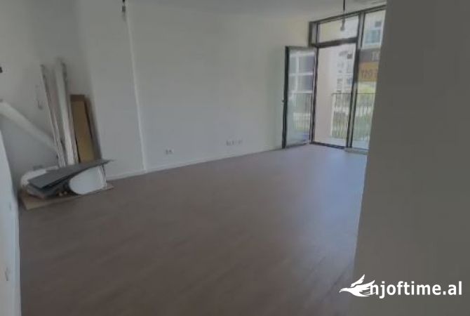 Ambient biznesi me qera 3+1 ne Tirane - 960 Euro
