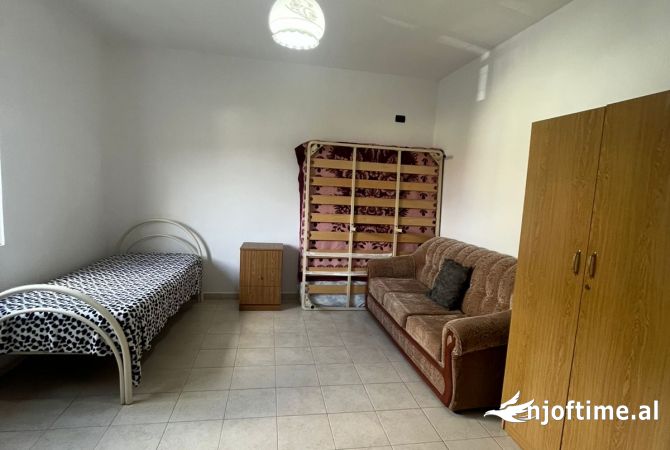 Shtepi me qera 4+1 ne Tirane - 500 Euro