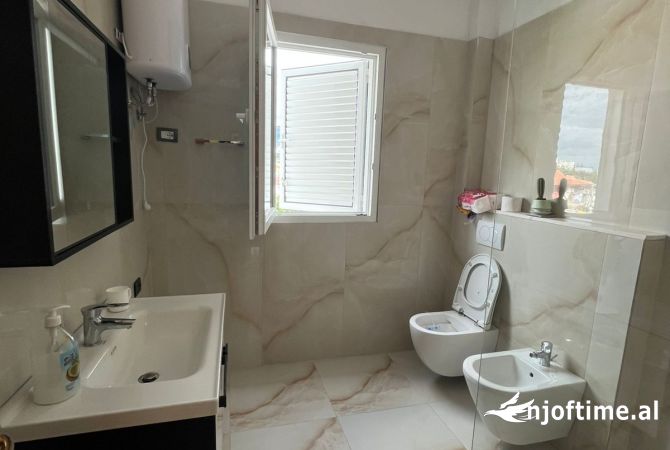Shtepi me qera 4+1 ne Tirane - 600 Euro