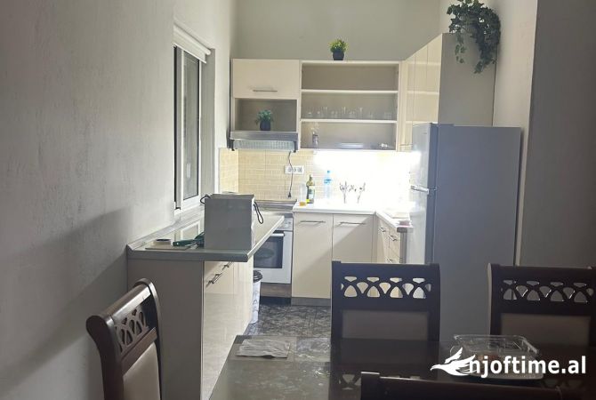 Shtepi me qera 3+1 ne Tirane - 700 Euro