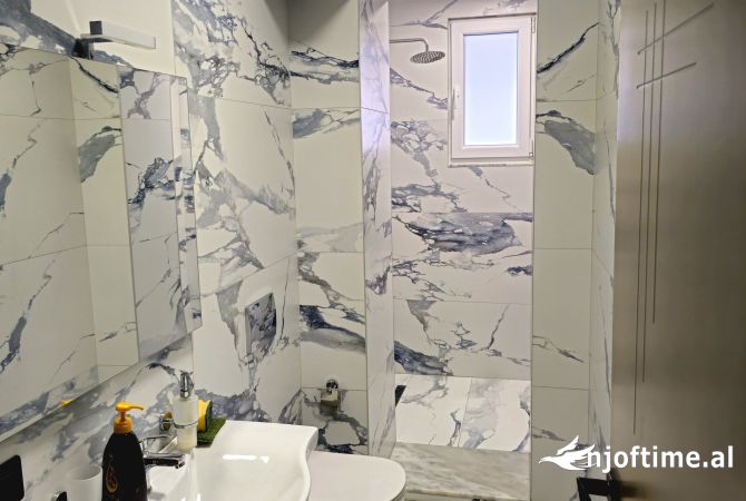 Shtepi me qera 2+1 ne Tirane - 800 Euro