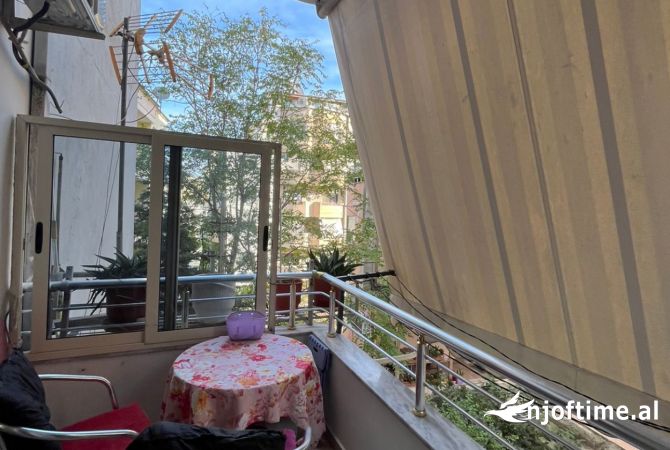 Shtepi me qera Apartament ne Tirane, 1+1, Mobilimi E mobiluar, Pagesa 500  Euro.