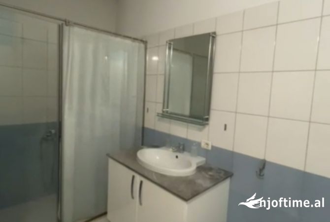 Shtepi me qera Apartament ne Tirane, 1+1, Mobilimi E mobiluar, Pagesa 500  Euro.