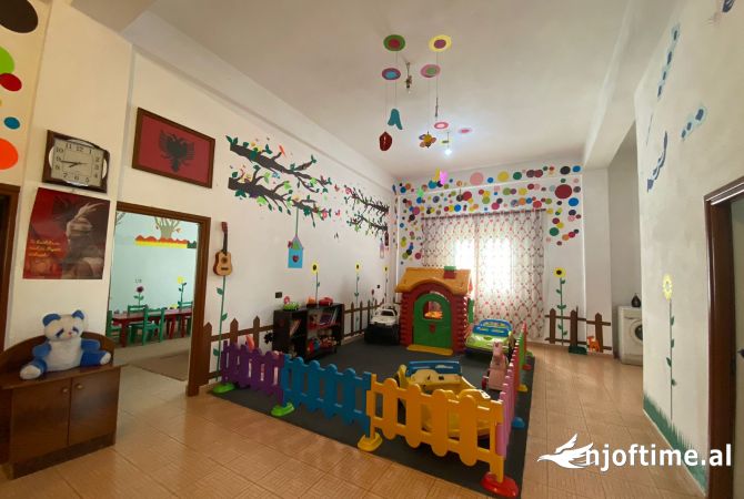 Ambient biznesi me qera 3+1 ne Tirane - 800 Euro