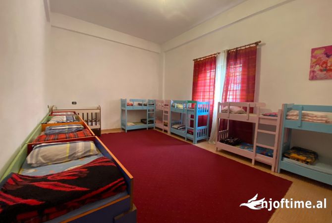 Ambient biznesi me qera 3+1 ne Tirane - 800 Euro