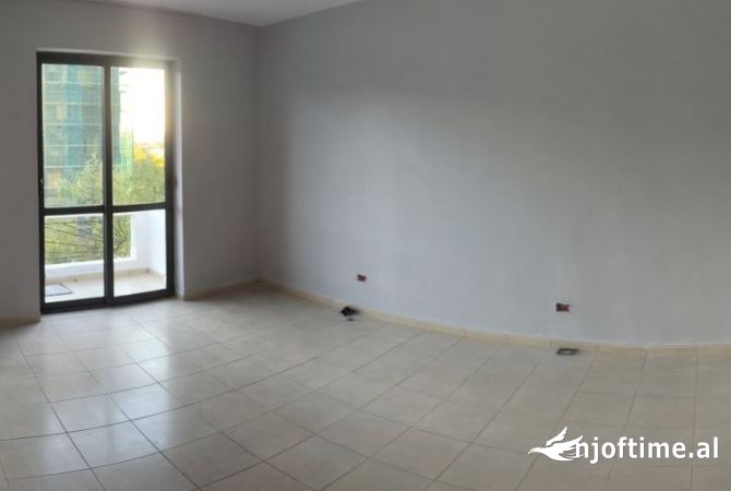 Shtepi me qera Apartament ne Tirane, 2+1, Mobilimi Pjeserisht e mobiluar, Pagesa 400  Euro.