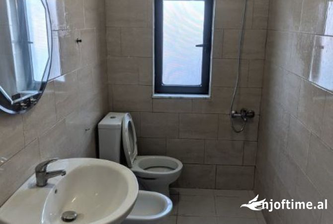Shtepi me qera 2+1 ne Tirane - 400 Euro