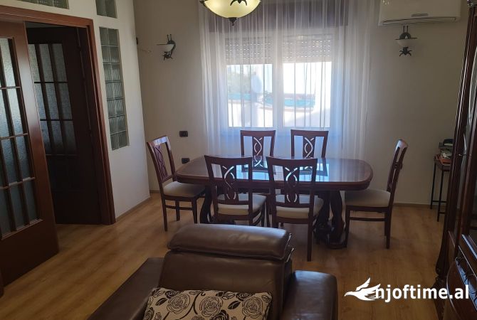 Shtepi me qera 2+1 ne Tirane - 700 Euro
