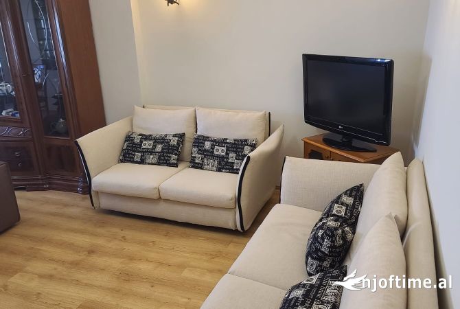 Shtepi me qera 2+1 ne Tirane - 700 Euro