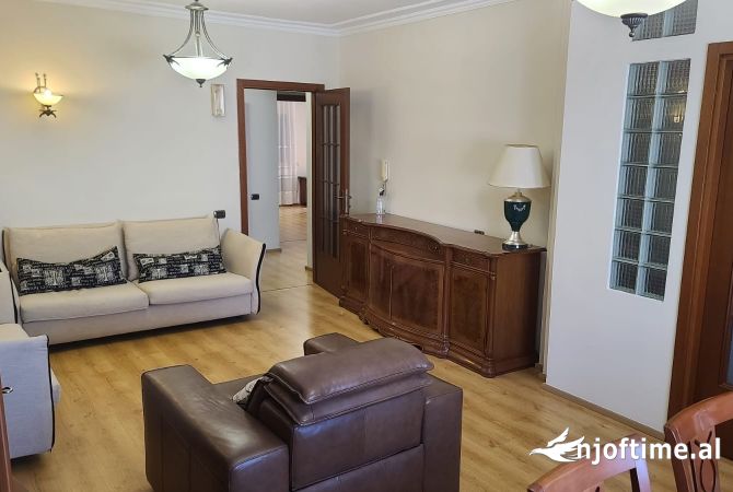 Shtepi me qera 2+1 ne Tirane - 700 Euro