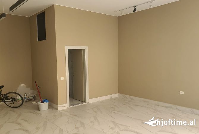 Ambient biznesi me qera 1+1 ne Tirane - 1,200 Euro