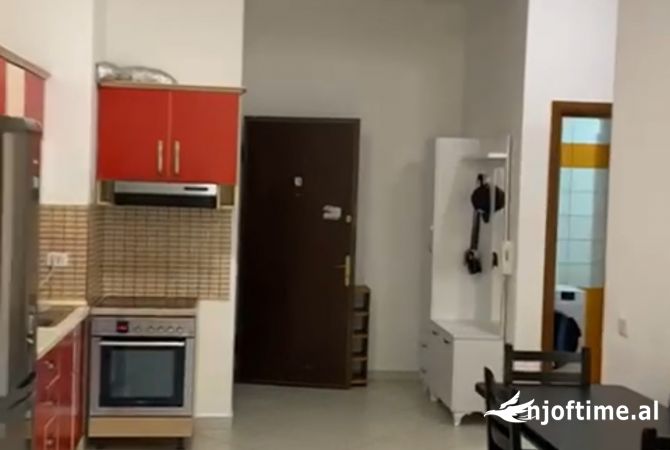 Shtepi me qera 2+1 ne Tirane - 440 Euro