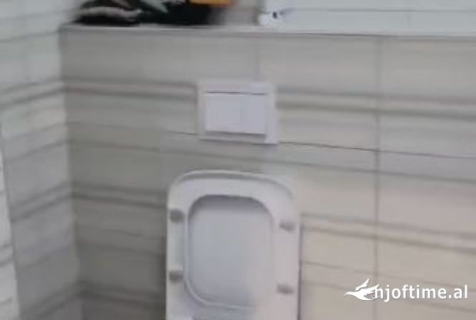 Shtepi ne shitje Apartament ne Tirane, 2+1, Mobilimi E mobiluar, Pagesa 127,000  Euro.