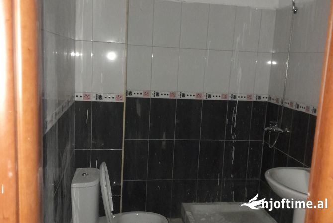 Shtepi ne shitje 2+1 ne Tirane - 120,000 Euro