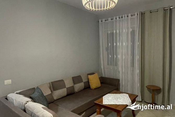 Shtepi me qera 2+1 ne Tirane - 450 Euro