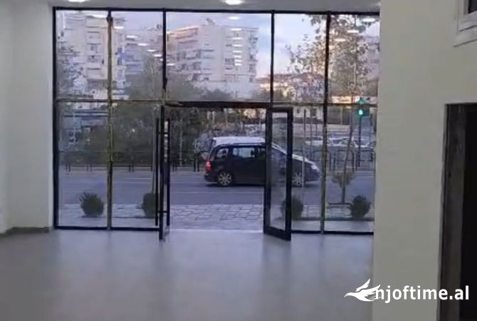 Ambient biznesi me qera 3+1 ne Tirane - 2,000 Euro