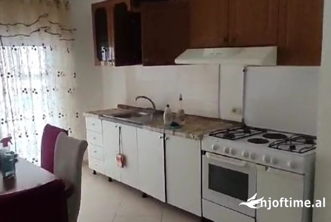Shtepi me qera 2+1 ne Tirane - 450 Euro