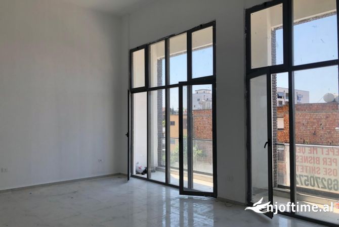 Ambient biznesi me qera 1+1 ne Tirane - 600 Euro