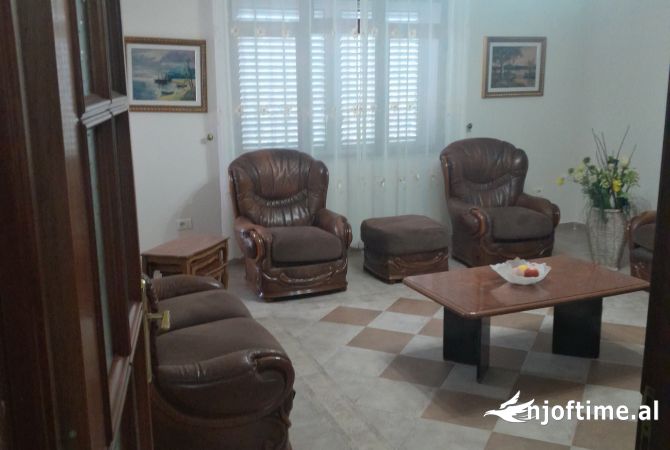 Shtepi me qera 2+1 ne Tirane - 450 Euro