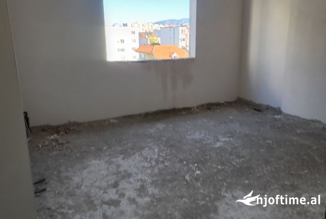 Shtepi ne shitje 2+1 ne Tirane - 60,000 Euro