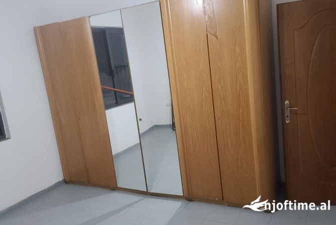 Shtepi me qera 4+1 ne Tirane - 700 Euro