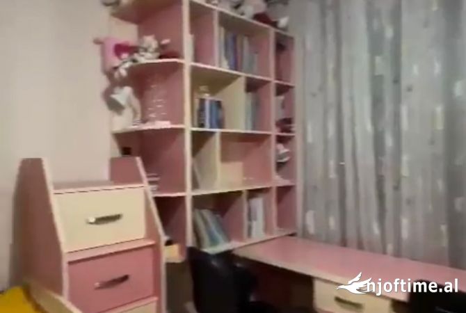 Shtepi ne shitje Apartament ne Tirane, 3+1, Mobilimi Bosh, pa mobiluar, Pagesa 135,000  Euro.