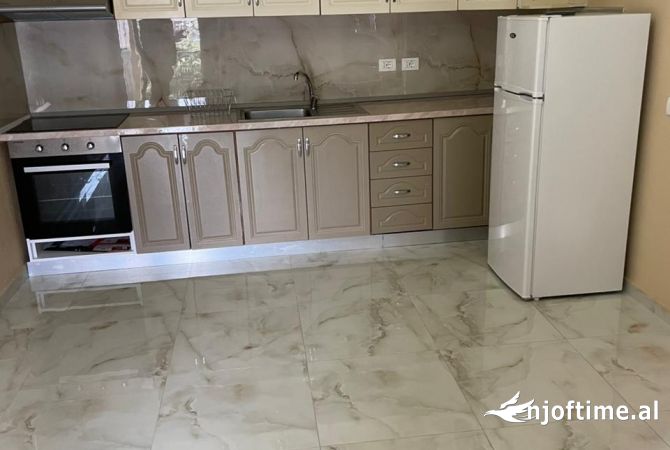 Shtepi me qera 2+1 ne Tirane - 400 Euro