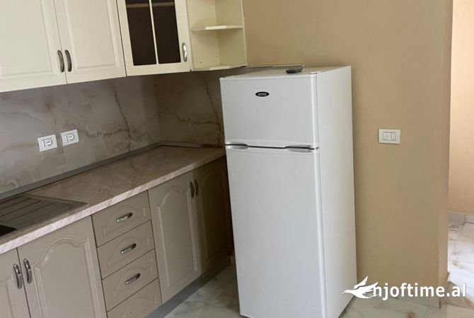 Shtepi me qera 2+1 ne Tirane - 400 Euro