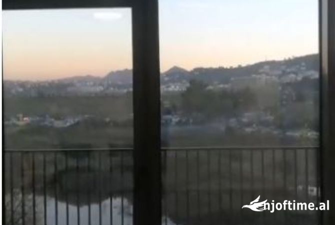 Shtepi me qera 2+1 ne Tirane - 1,300 Euro