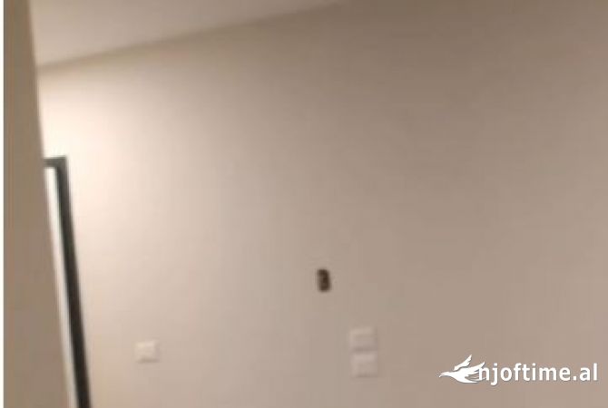 Shtepi me qera 2+1 ne Tirane - 1,300 Euro