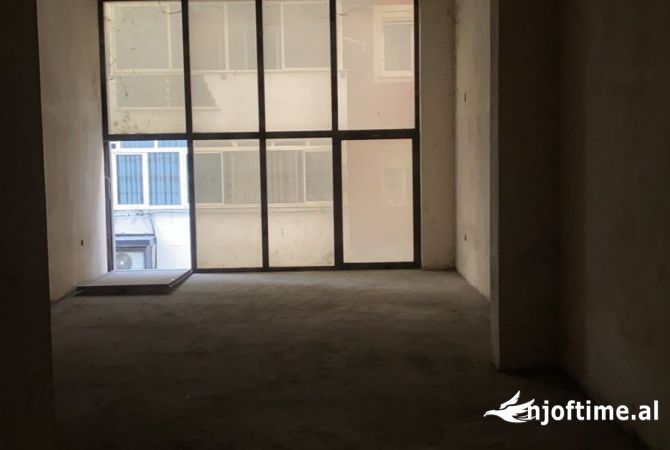 Ambient biznesi ne shitje 1+1 ne Tirane - 65,000 Euro