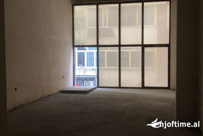Ambient biznesi ne shitje 1+1 ne Tirane - 65,000 Euro